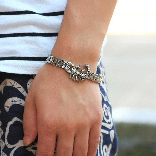 

middle east link selling bracelet scorpio watch buttom reptile scorpion wholesale, Black