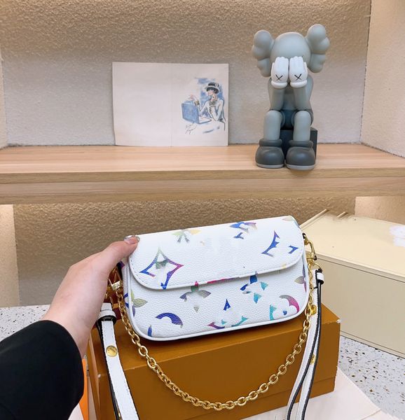 

new women's pattern crosses shoulder bag designer bag l women's chain