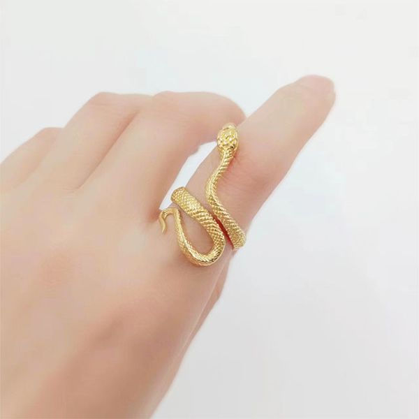 

european and american popular accessories ring ornaments serpentine love imitation emerald encrusted ins wind, Golden;silver