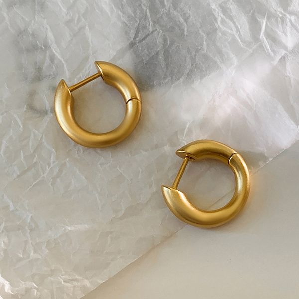 

earrings, high-quality titanium steel, luxurious earrings, exquisite, simple, fashionable, and casual women's earrings, Golden