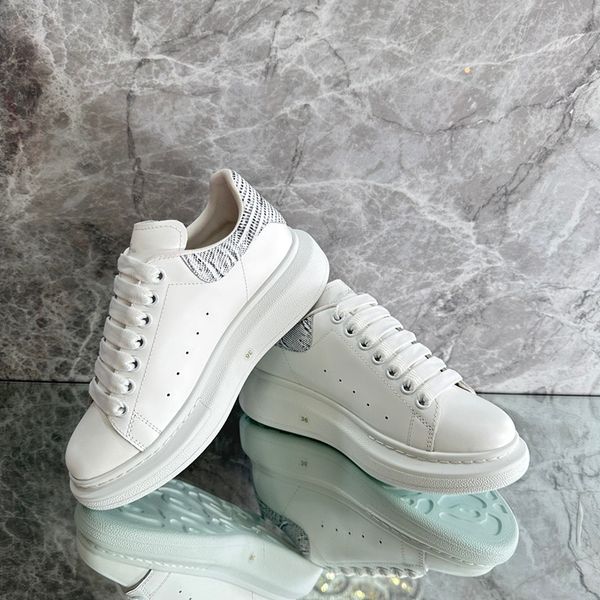 

2023 new luxurys men women classic casual shoes sneakers vintage platform multicolor trainer sneakers 0511, Black