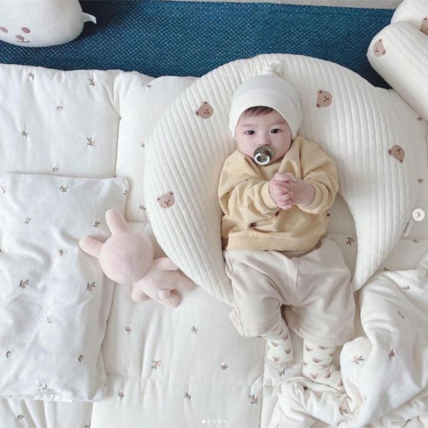 

pillows moon shaped baby nursing pillows soft cotton born infants bear embroidery feeding pillow cushion 65x25cm 230516