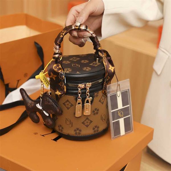 

50% off 2023 handbag laohua facai bucket for women fashion handheld cylinder printed handbag versatile crossbody bag