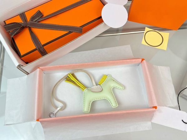 

fashion brand keychain classic and unique keychain luxury car pendant designer keychain jewelry gydaw gcids geuds, Silver