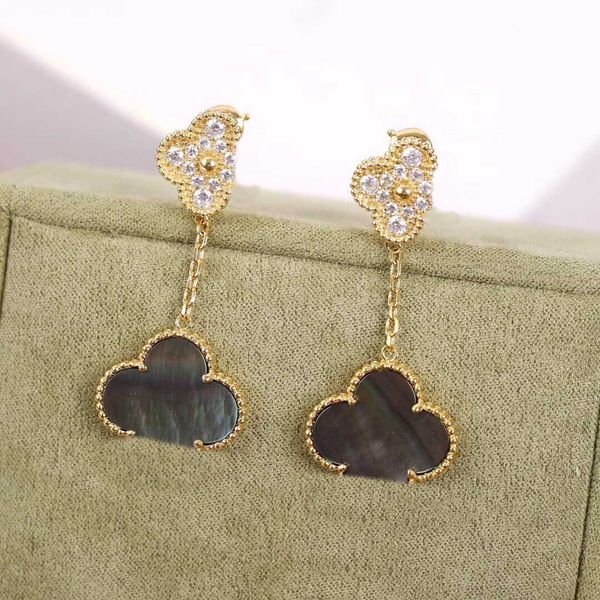 

2023 luxury quality s925 silver charm drop earring two pcs flowers design with diamond and grey color design have box stamp ps5070, Golden