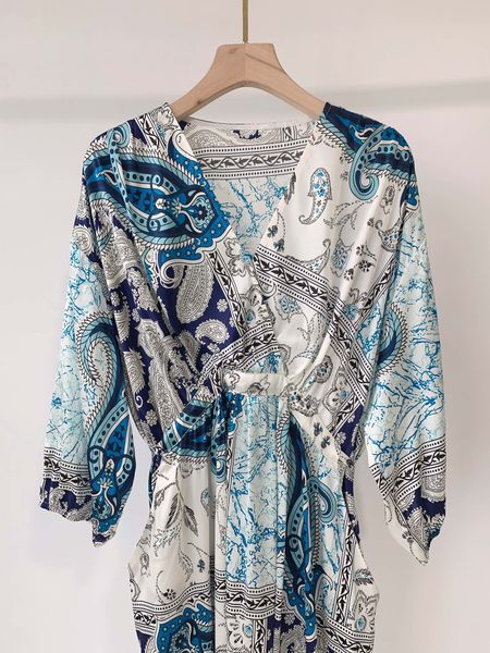 

2023 designer dress summer new silk elastic print dress loose waist wrap dress robe, Black;gray