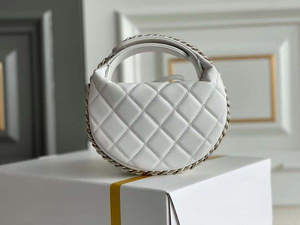 

10a r design leather 16cm handbag r with box.