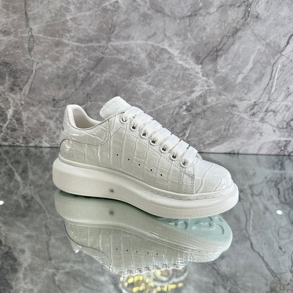 

new boots shoes luxury womens and mens casual shoe track sneaker2023 0511, Black