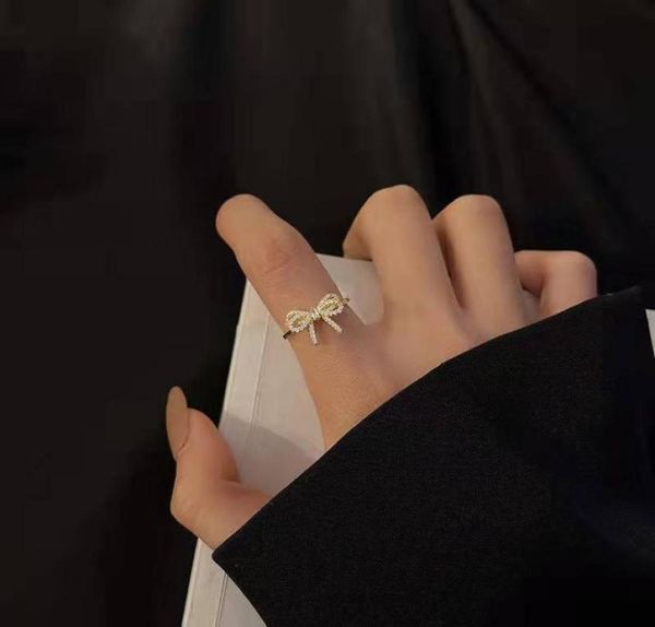 

2022 fashion designer women039s luxury personalized butterfly band diamond ring fine workmanship essential perso2441377, Silver