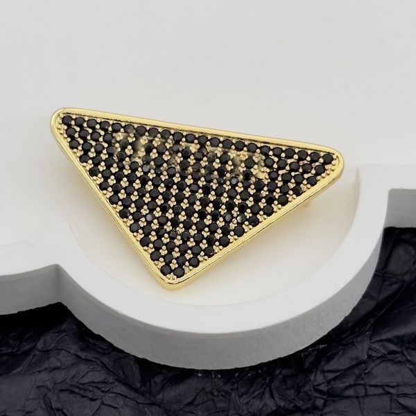 

highly quality designer men women pins brooches luxurys brand letters prad brooch pin for suit dress pins fashion triangle jewerly kp1, Gray