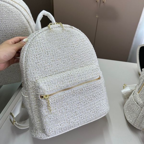 

classic c letter mens backpack luxury designer back pack for women fashion 2023 new travel backpacks leisure schoolbag shoulder bag