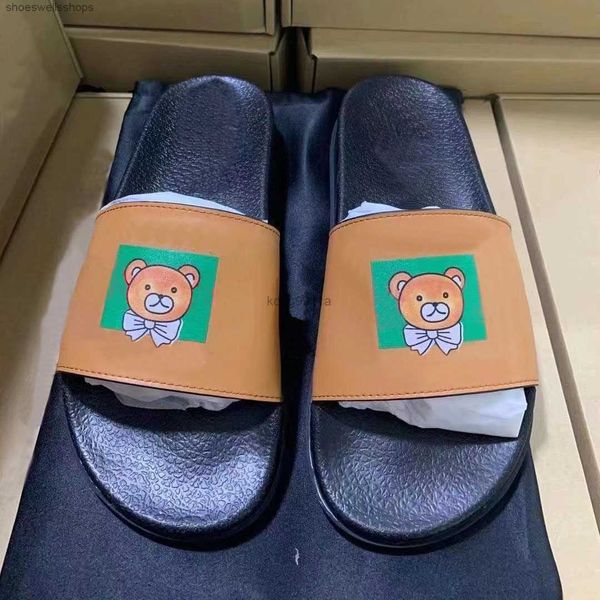 

luxury designer floral slippers men women special edition classics beach indoor flip flops novelty multi rubber flat platform sandals 202100, Black