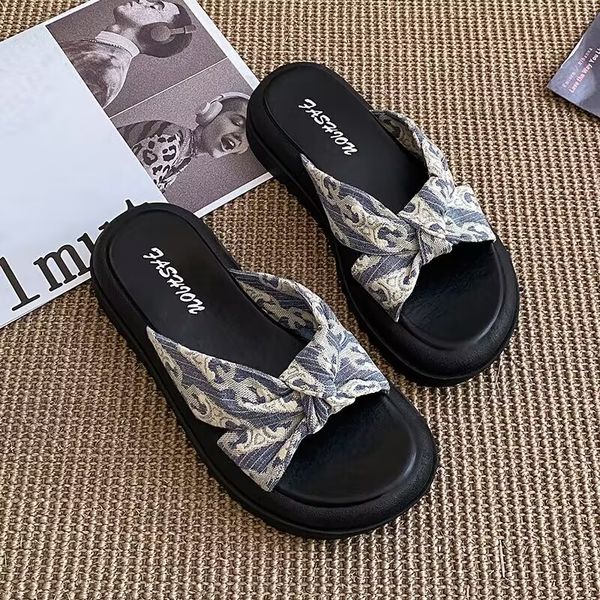 

thick soled slippers outside fashion casual deodorant anti-slip shopping play indoor home mute sandals, Black