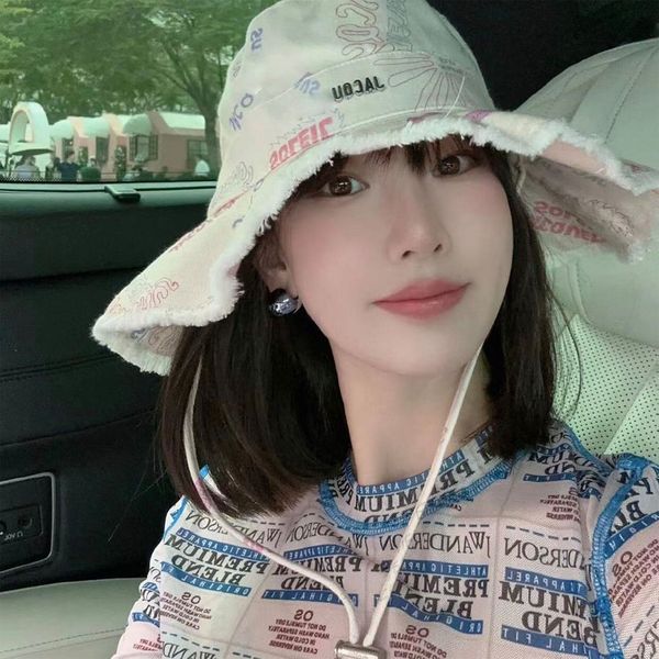 

women summer designer wide brim hats couple vacation travel sun protection metal letter printing graffiti in black and white bob bucket hat, Blue;gray