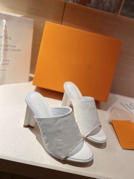 

munich fashion women slippers rhinestone black sandals ladies wedding leather slipper trendy rivet stud slides mens casual flat spikes party