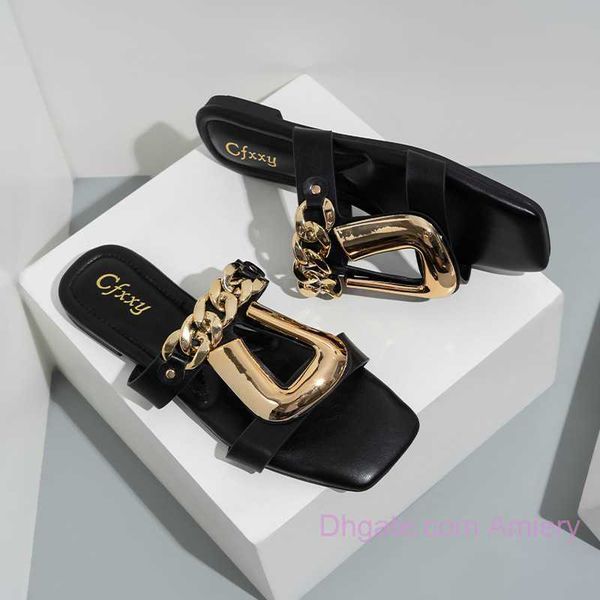 

2023 luxury women beach shoes female designer slippers versatile chain u buckle slipper womens square headed hollow outward wearing sandals