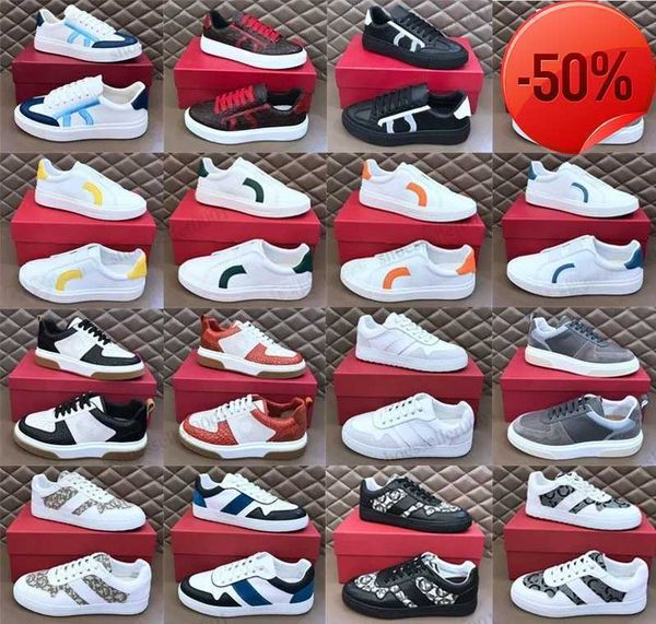 

2023 designer men casual shoes luxury gancini brand mens leather rubber low leisure shoe embroidered pattern style up sneakers uq12, Black