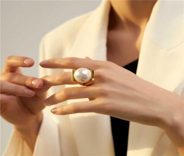

huanzhi big imitation pearls gold color metal hollow exaggeration design finger advanced sense rings for women girls party gift q02976439, Silver