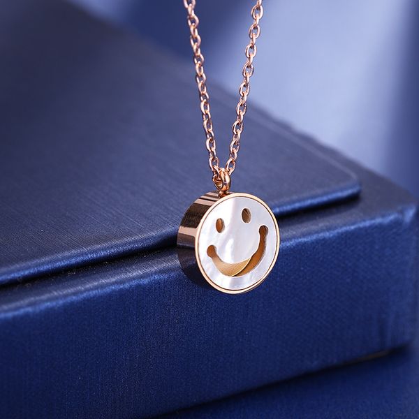 

good lucky white shell smile pendant necklace for young ladies gift, Silver