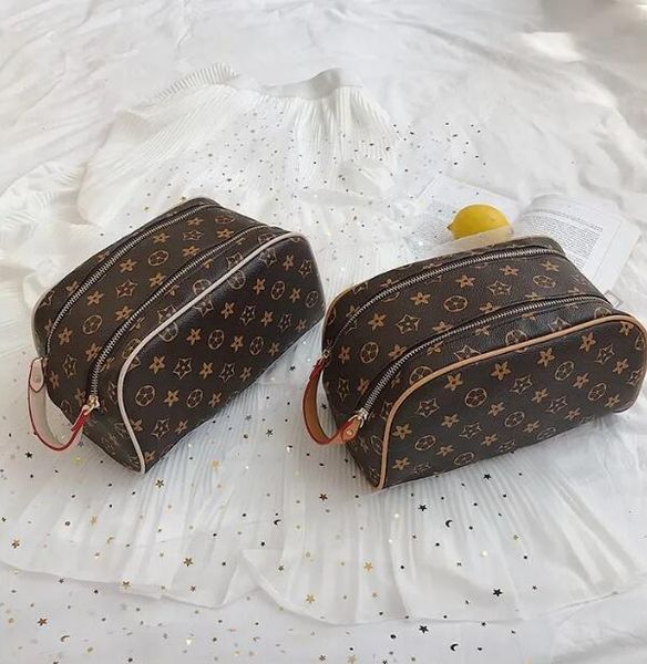 

2024men travelling toilet bag designer women wash large capacity cosmetic bags makeup pouch toiletry bags