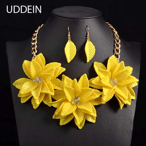 

chokers uddein maxi choker inlaid necklace women luxury vintage flower necklace pendant statement wedding jewelry acrylic collares 230518, Golden;silver