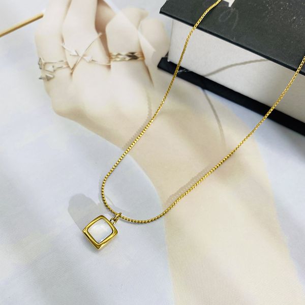 

New Fashion Simple Design Square Shell Pendant Necklace Handmade Jewelry