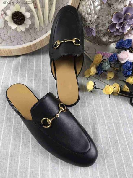 

8012.2018 european fashion slippers lazy baotou rabbit leather flat half drag fashion leisure ladies shoes #039;'gg'', Black
