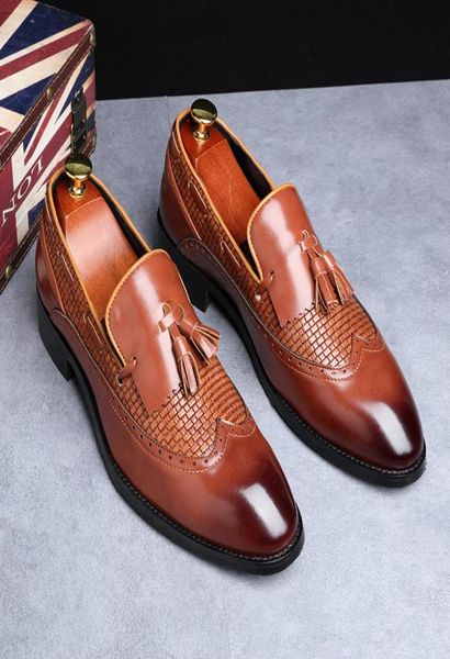 

2021 wedding dress shoes fashion tassel pointed toe shoes office work formal shoes 3 colours brogue spring new men shoe7142067, Black