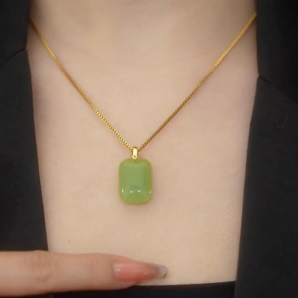 

Popular Design Jade Pendant Necklace Gold Stainless Steel Chain Jewelry for Women Gift