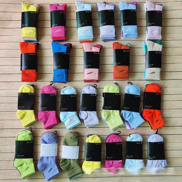 

Mens Socks classic designer socks Long tube four seasons mid tube socks 3 pairs of short socks for men and women, Middle-5