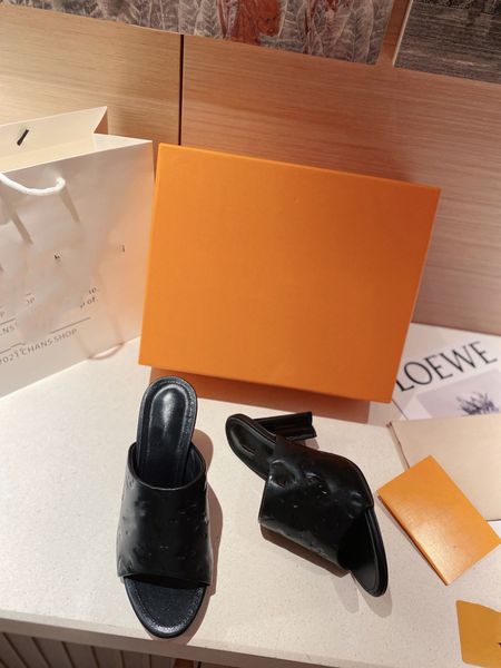 

munich fashion women slippers rhinestone black sandals ladies wedding leather slipper trendy rivet stud slides mens casual flat 0518