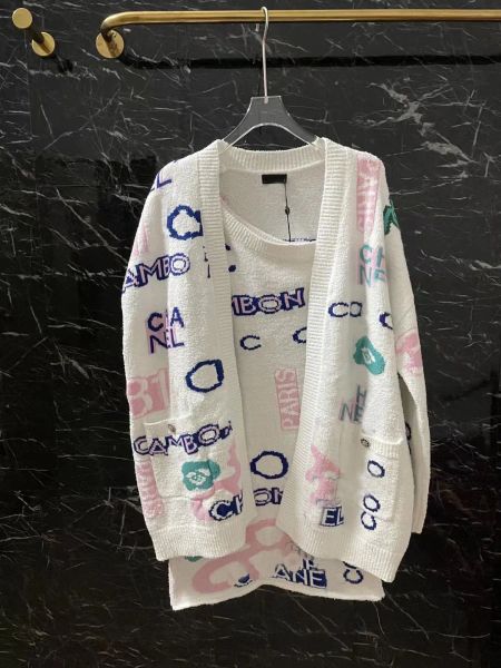 

fashion women's sweaters luxury brand winter contrast embroid patchwork long sleeve cardigans women design buttons pockets vintage swea, White;black