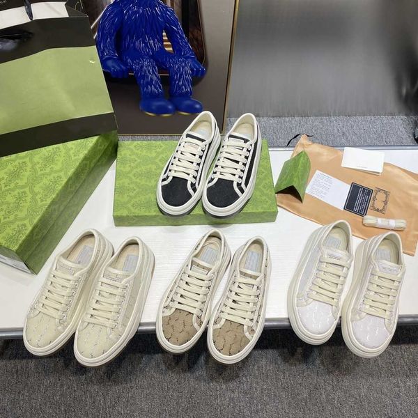 

slip on tennis 1977 print sneakers ladies slip-on canvas shoes classic jacquard denim vintage runner trainers womens designer italy luxurys