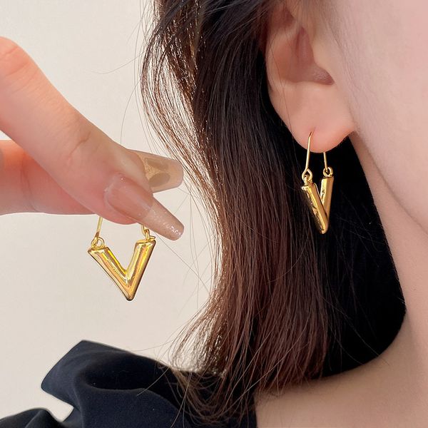 

s3669 fashion jewelry metal v shaped ear buckle dangle earrings for women niche design exquisite earrings, Silver