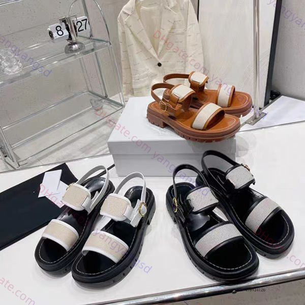 

luxury designer sandals women triomphe slippers adjustable buckle middle heel sandals women summer essential beach home and street casual sa, Black