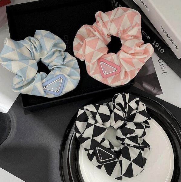 

european and american letters, hair circles, triangular printing, twill silk surface, versatile ponytail headrope, available in 3 colors, Pink