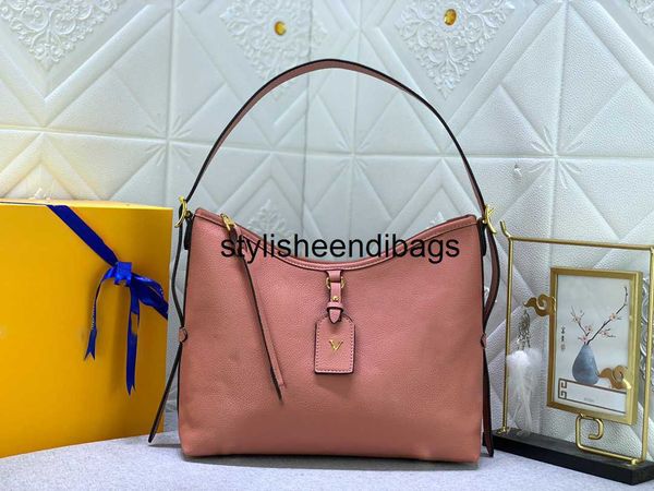 

stylisheendibags designer bag handbag embossed zipper hold bag handbag fashion metal handbag classic crossbody bag collocation alphabet flow
