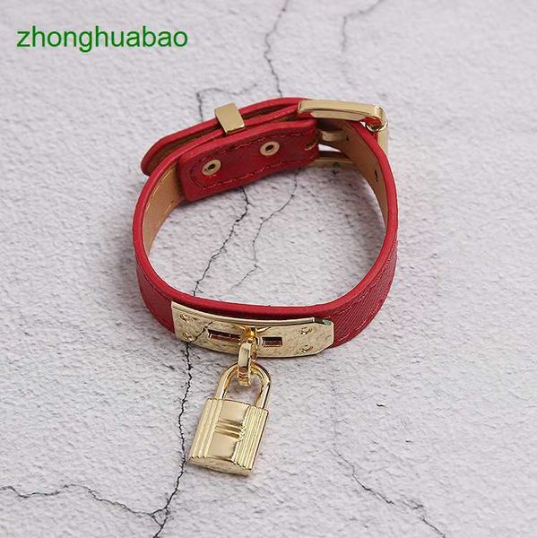 

hemres designer bracelet 2023 new punk style belt buckle personalized gold lock head decorative leather bracelet trend whgg, Black