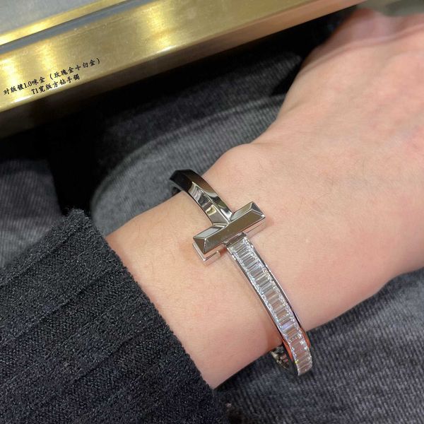 

designer new v-gold material new cnc precision carving tiffay wide square diamond bracelet double t female, Black