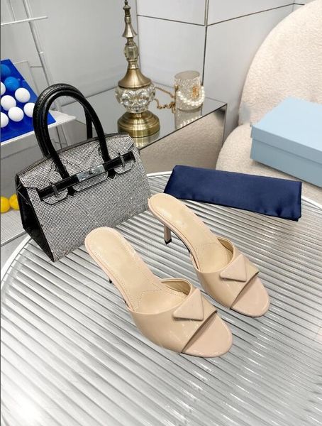 

2023 fashion high-heeled shoes skateboard shoes women's slippers original single boxed selling brand-name women's beach flip-flops, Black