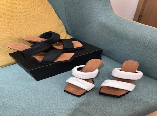 

2022 early spring sandals new slippers rhinestone one word with pvc open toe fashion high heels square women3638295, Black