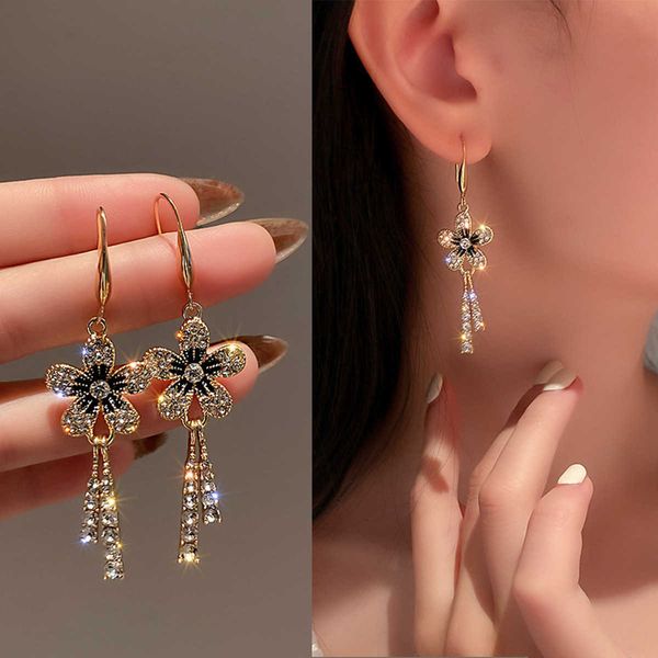

charm new flower tassel long earring vintage elegant crystal earring trend fashion temperament exquisite earrings women pretty gift aa230519, Golden