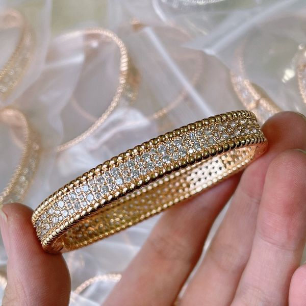 

designer van clover women bangle four leaf flower internet celebrity women jewelry 18k gold bracelets woman men couple luxury bracelet 32, Black