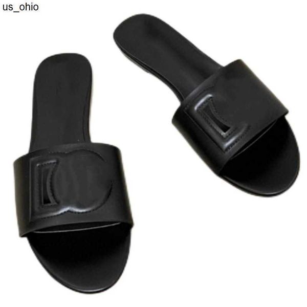 

slippers new fashion slippers luxury designer sandals genuine leather flat bottom beach shoes outdoor anti slip letter shoes one word flower, Black