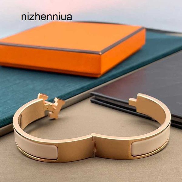 

designer h letter bangle luxury brand enamel bracelets men and women fashion everyday accessories party wedding valentine's day gifts h, Black