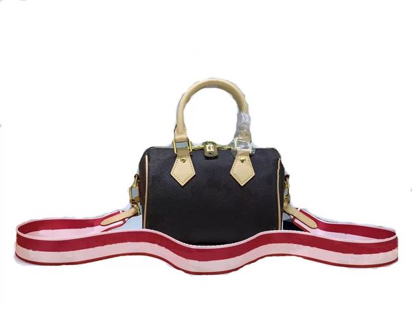 

global limited fashion luxury designer bucket bag it can be customized wholesale men and women high-capacity handbag, Black;red