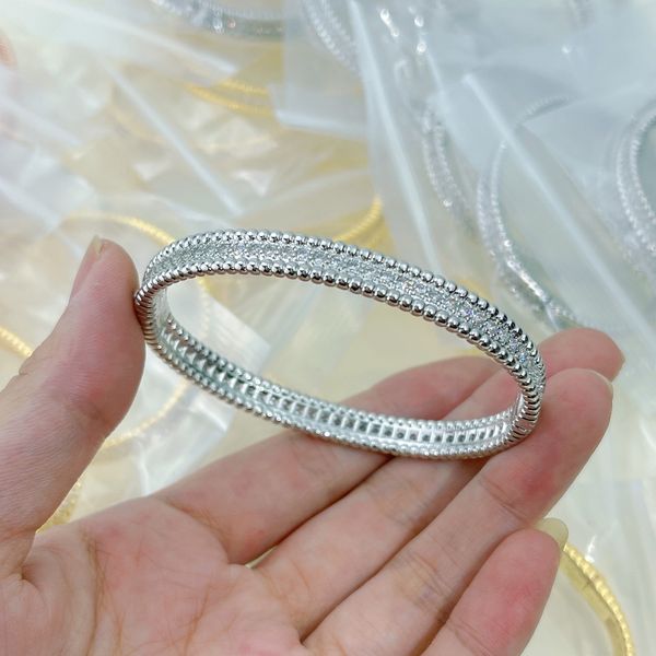 

designer van clover women bangle four leaf flower internet celebrity women jewelry 18k gold bracelets woman men couple luxury bracelet 5434, Black