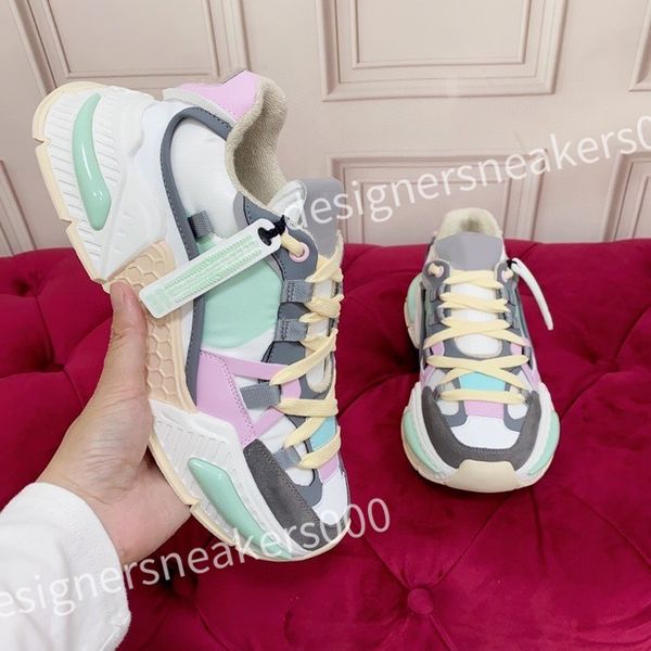 

2023 new luxury designer sneakers calfskin casual shoes reflective shoes leather trainers all-match stylist sneaker leisure shoe platform la, Black