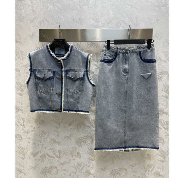 

23ss skirt set womens designer clothing wash water to do old vintage short hair-edged denim sleeveless vest high-waisted denim half skirt se, White