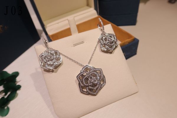 

luxury designer diamond-encrusted wispy empty rose necklace chain with long adjustable anniversary gift, Silver